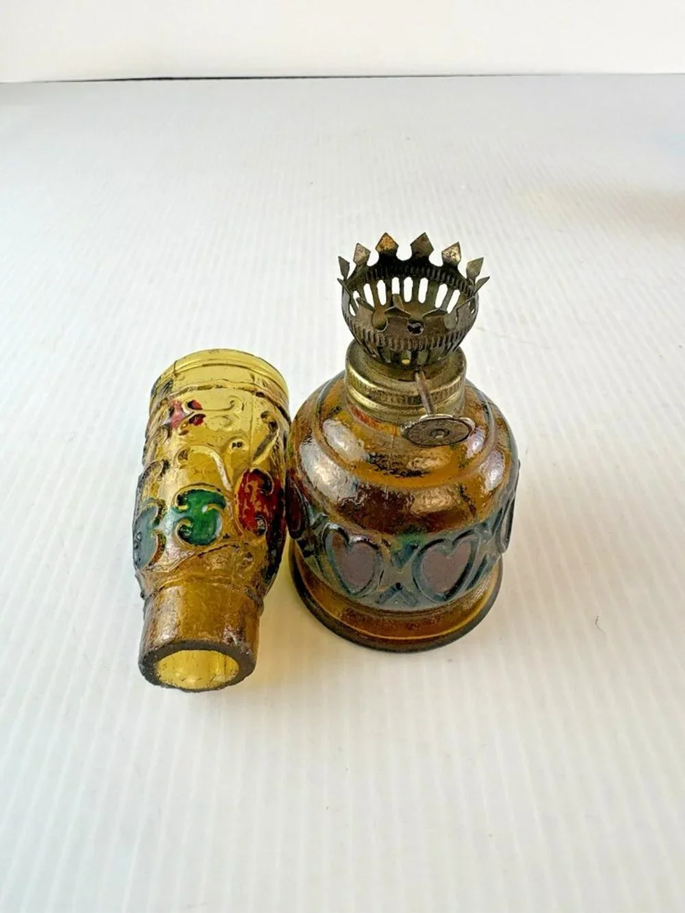 2 Vtg Multi Color Heart Stained Glass Style Oil Lamps Hong Kong 5.25